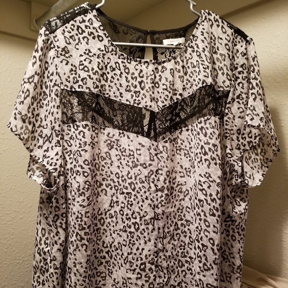 Black cheetah print dress top